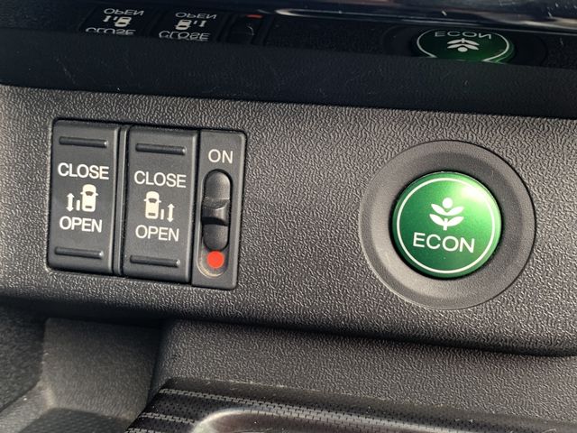 HONDA STEPWAGON SPADA 2016 Image 31