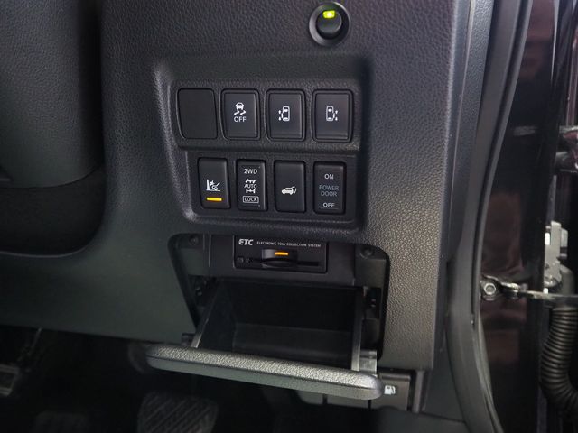 NISSAN ELGRAND  4WD 2017 Image 31