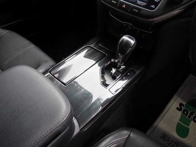 TOYOTA CROWN SEDAN HYBRID 2013 Image 31