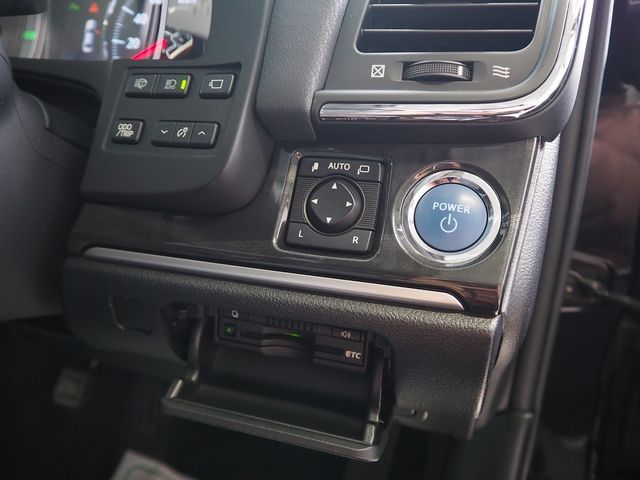 TOYOTA CROWN SEDAN HYBRID 2013 Image 31