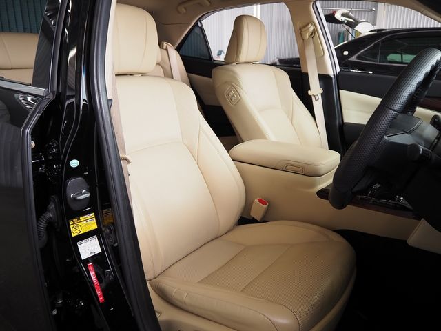 TOYOTA CROWN SEDAN HYBRID 2013 Image 31