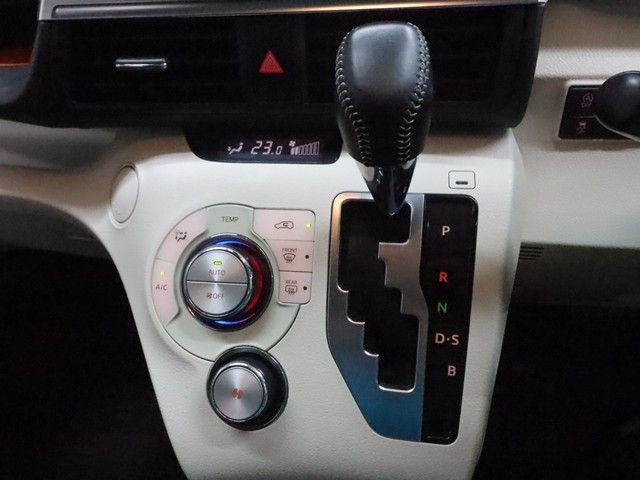 TOYOTA SIENTA 2017 Image 31