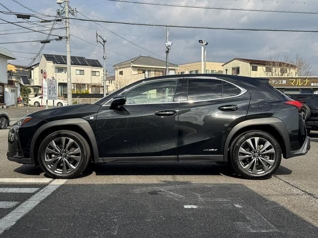 TOYOTA LEXUS UX250H 2019 Image 31
