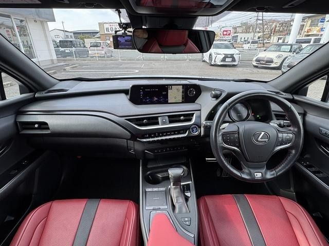 TOYOTA LEXUS UX250H 2019 Image 31