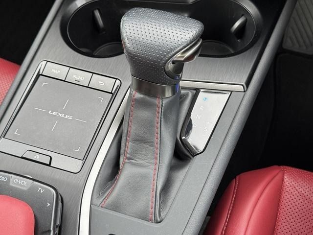 TOYOTA LEXUS UX250H 2019 Image 31