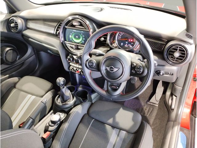 BMW MINI COOPER S 2018 Image 31