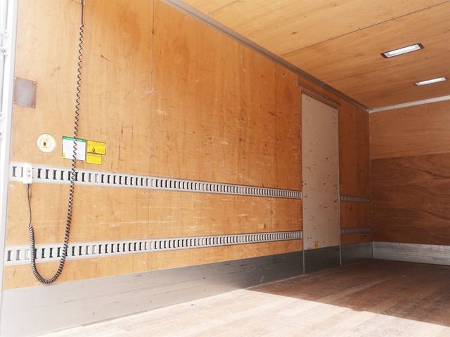 MITSUBISHI FUSOU FIGHTER 2016 Image 31