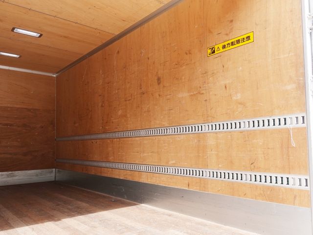 MITSUBISHI FUSOU FIGHTER 2016 Image 31