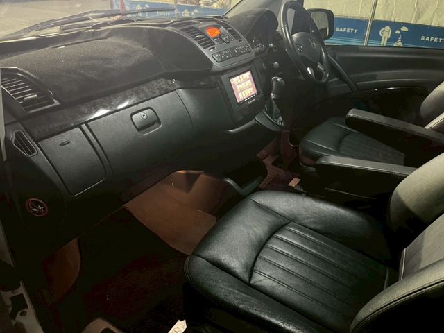 MERCEDES BENZ V CLAS 2012 Image 31