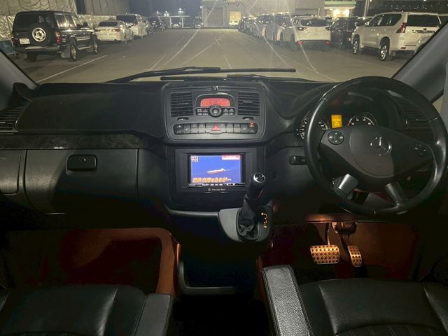 MERCEDES BENZ V CLAS 2012 Image 31