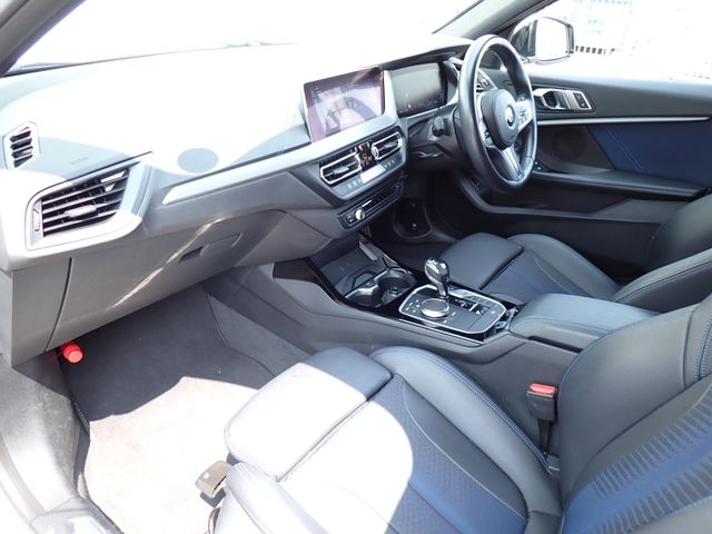 BMW 1SERIES 2019 Image 31