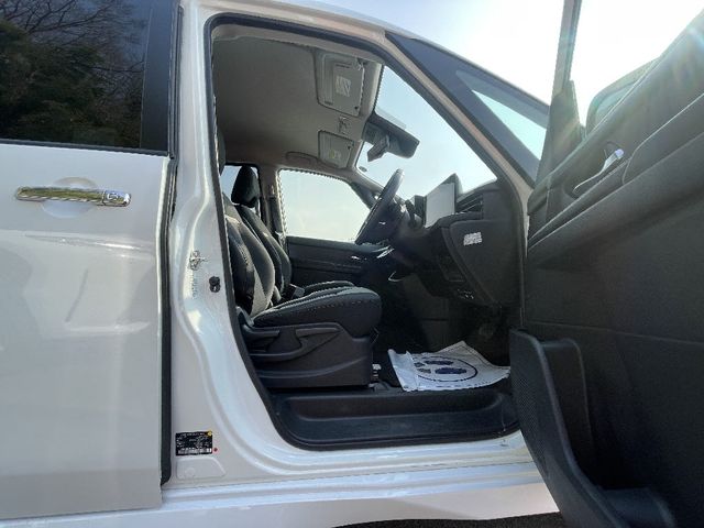 NISSAN SERENA  WG 4WD 2023 Image 31