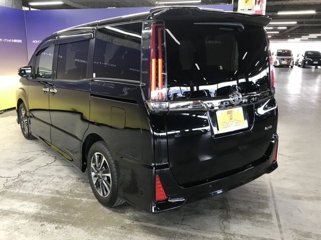 TOYOTA NOAH 2021 Image 31
