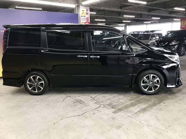 TOYOTA NOAH 2021 Image 31