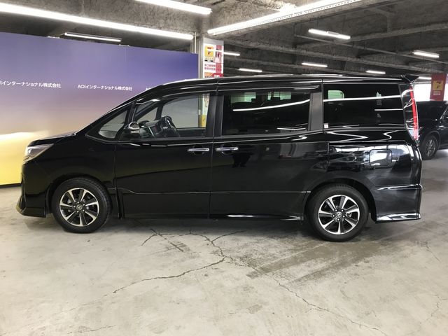 TOYOTA NOAH 2021 Image 31