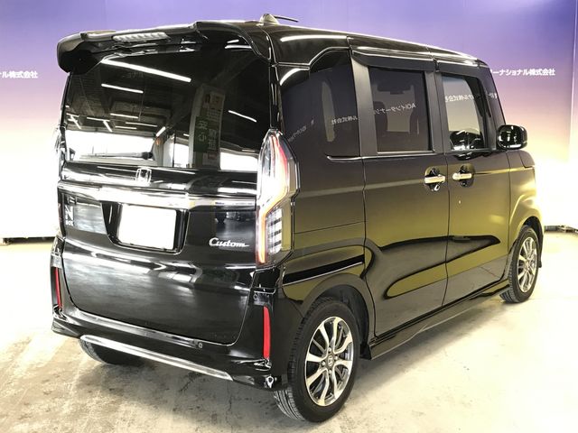 HONDA N BOX CUSTOM 2023 Image 31