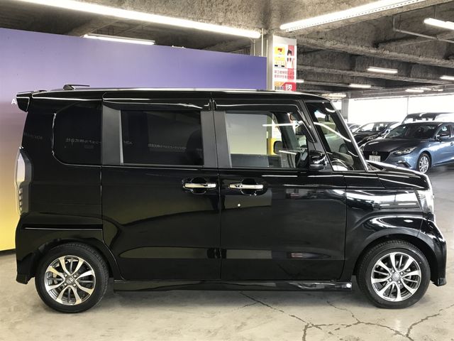 HONDA N BOX CUSTOM 2023 Image 31