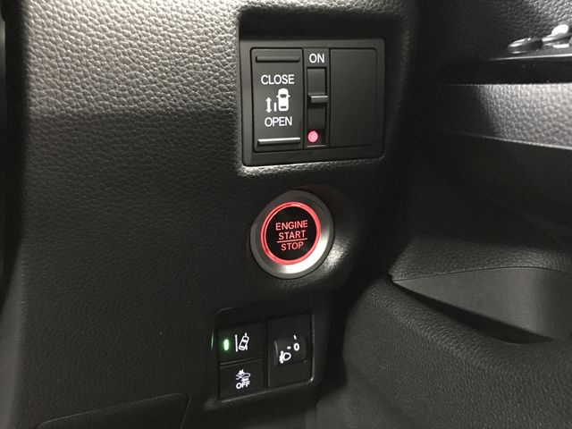 HONDA N BOX CUSTOM 2023 Image 31