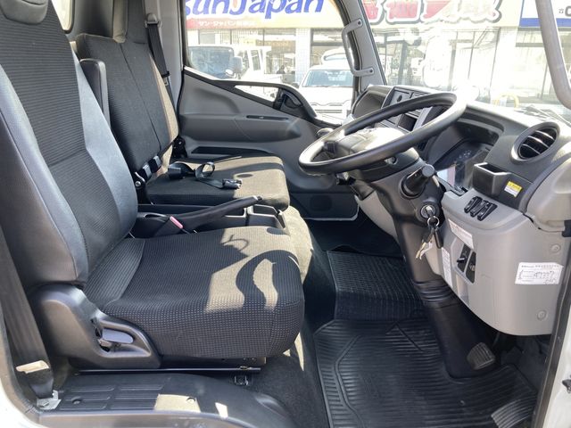 MITSUBISHI CANTER 2017 Image 31