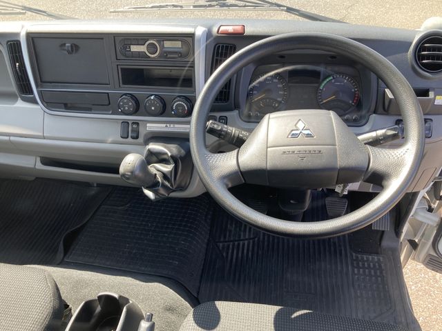 MITSUBISHI CANTER 2017 Image 31