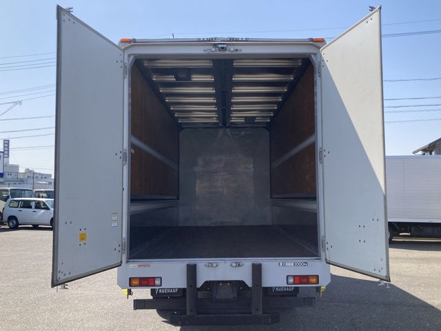 MITSUBISHI CANTER 2017 Image 31