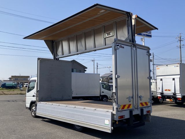 MITSUBISHI CANTER 2017 Image 31