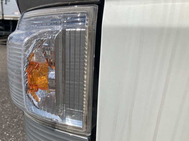 MITSUBISHI CANTER 2017 Image 31