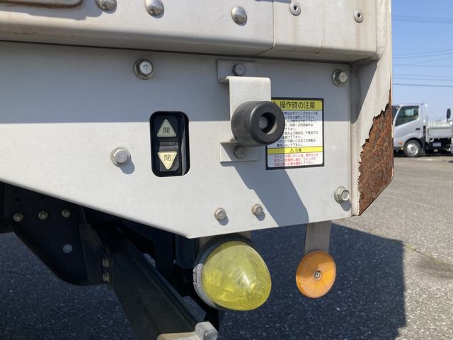 MITSUBISHI CANTER 2017 Image 31