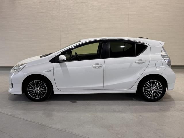 TOYOTA AQUA 2013 Image 31