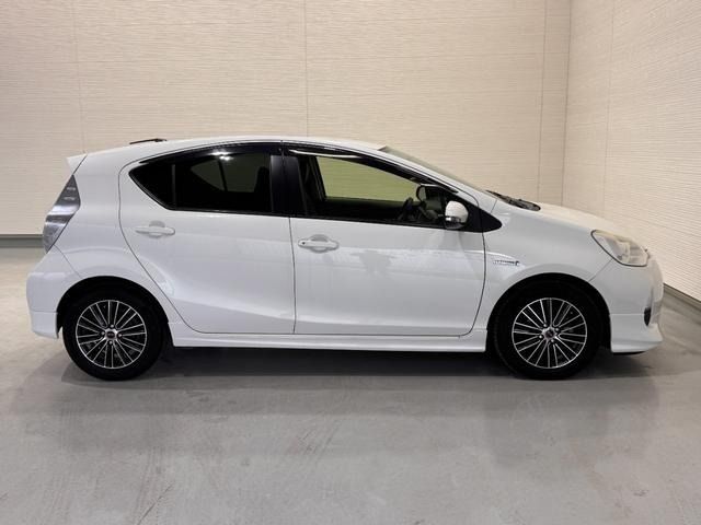 TOYOTA AQUA 2013 Image 31