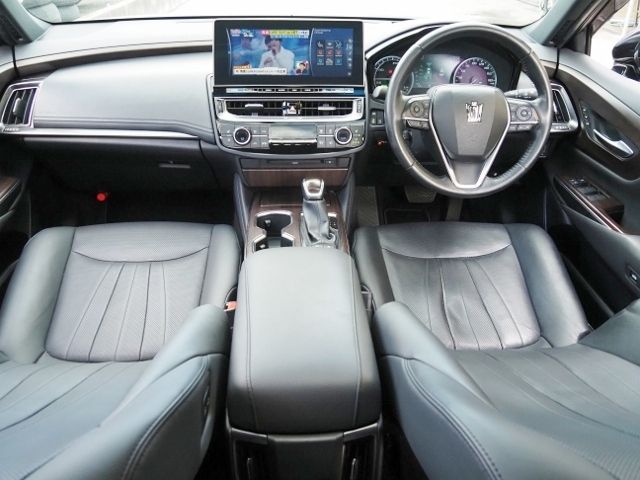 TOYOTA CROWN SEDAN HYBRID 4 2021 Image 31