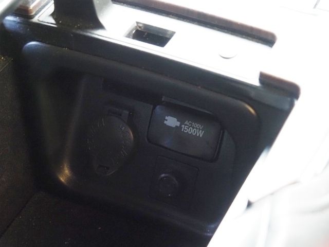 TOYOTA CROWN SEDAN HYBRID 4 2021 Image 31