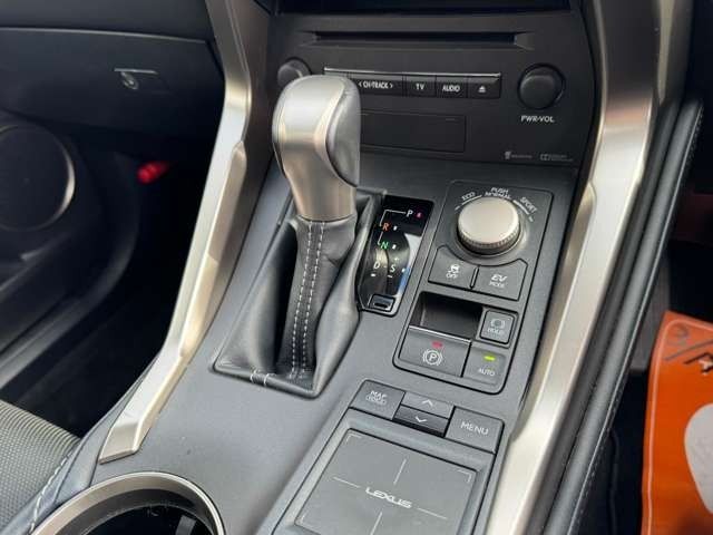 TOYOTA LEXUS NX300H AWD 2015 Image 31