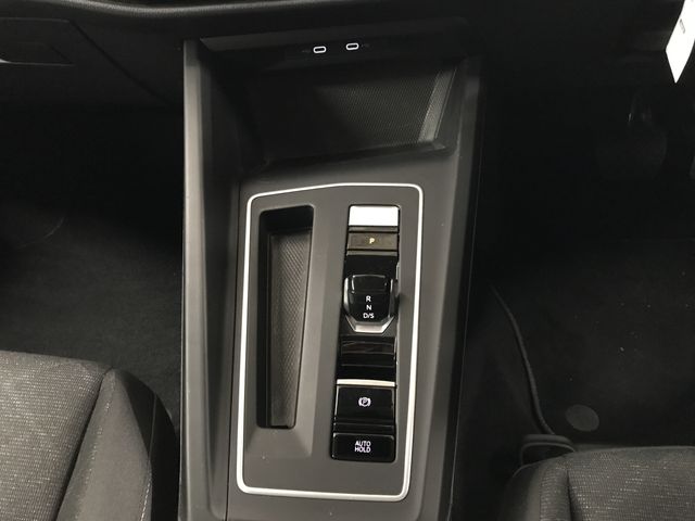 VOLKSWAGEN GOLF 2023 Image 31