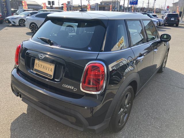 BMW MINI COOPER D 5DOOR 2023 Image 31