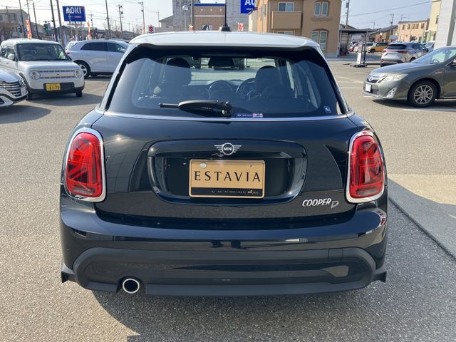 BMW MINI COOPER D 5DOOR 2023 Image 31