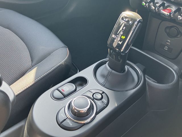 BMW MINI COOPER D 5DOOR 2023 Image 31