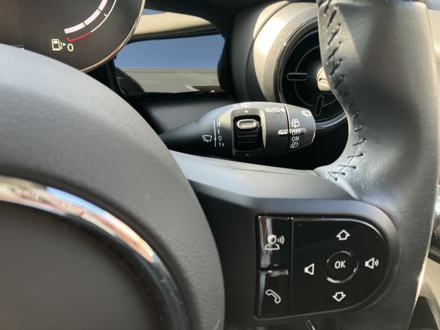 BMW MINI COOPER D 5DOOR 2023 Image 31