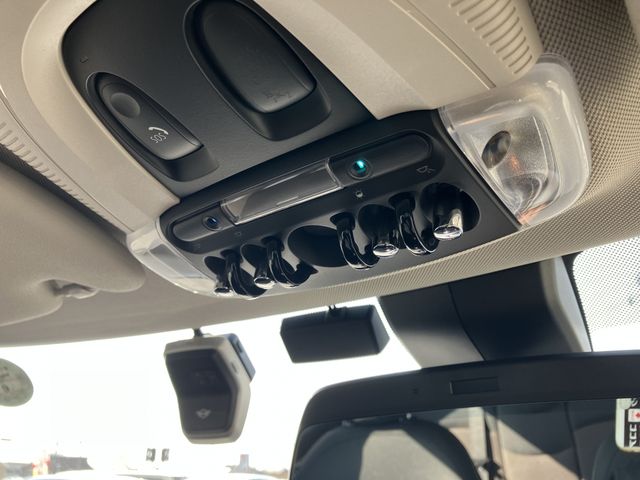 BMW MINI COOPER D 5DOOR 2023 Image 31