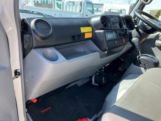 TOYOTA DYNA 2021 Image 31