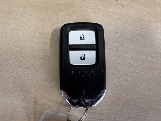 HONDA FIT HYBRID 2015 Image 31