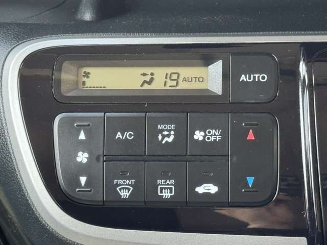 HONDA N BOX CUSTOM 2013 Image 31