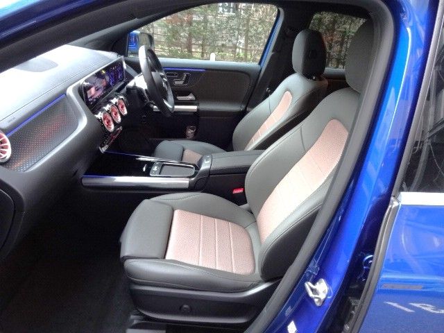 MERCEDES BENZ EQA 2024 Image 31