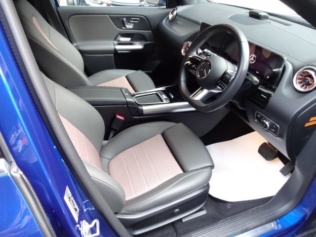 MERCEDES BENZ EQA 2024 Image 31