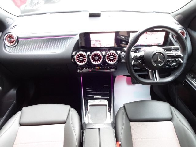 MERCEDES BENZ EQA 2024 Image 31