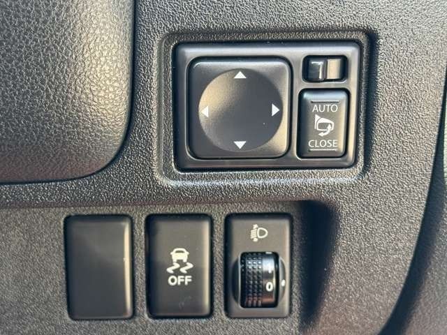 NISSAN MARCH 2017 Image 31