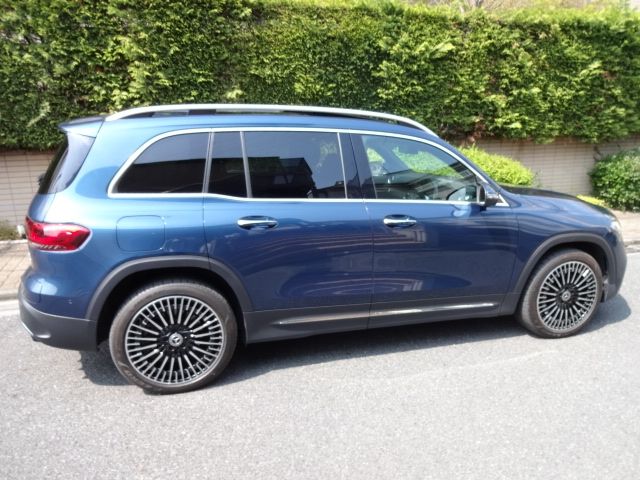 MERCEDES BENZ EQB 2024 Image 31