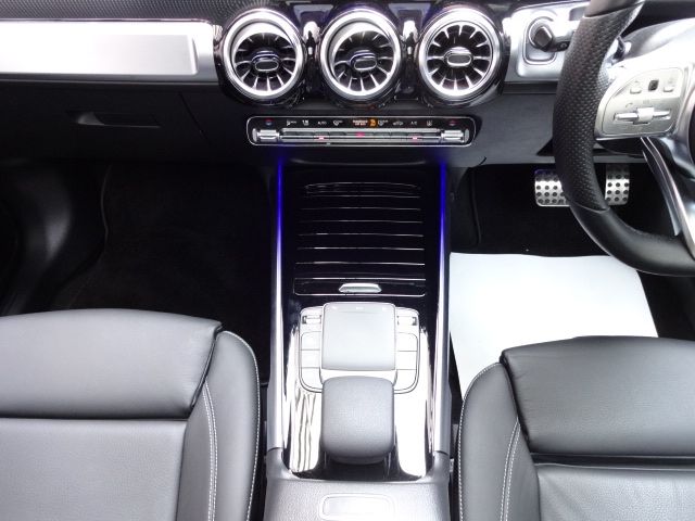 MERCEDES BENZ EQB 2024 Image 31