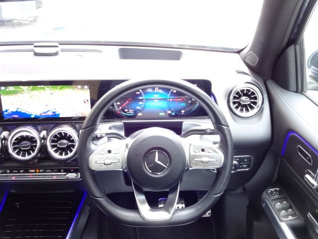 MERCEDES BENZ EQB 2024 Image 31