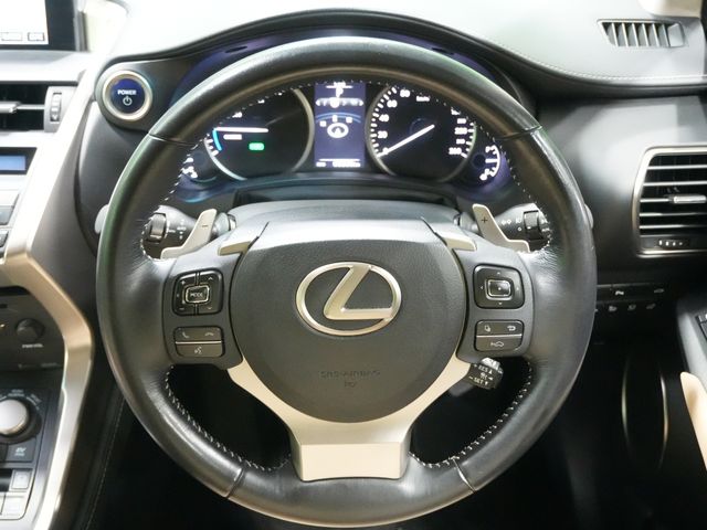 TOYOTA LEXUS NX300H 2015 Image 31